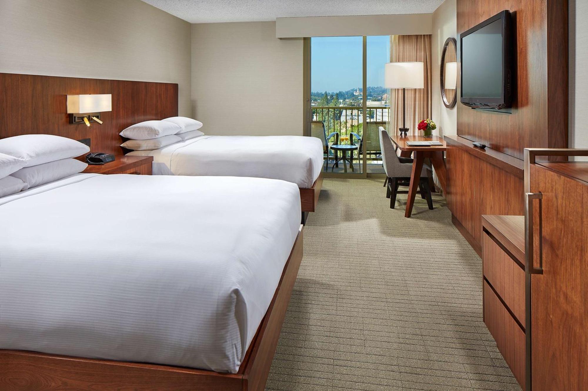 Hilton Pasadena Hotel Exterior photo